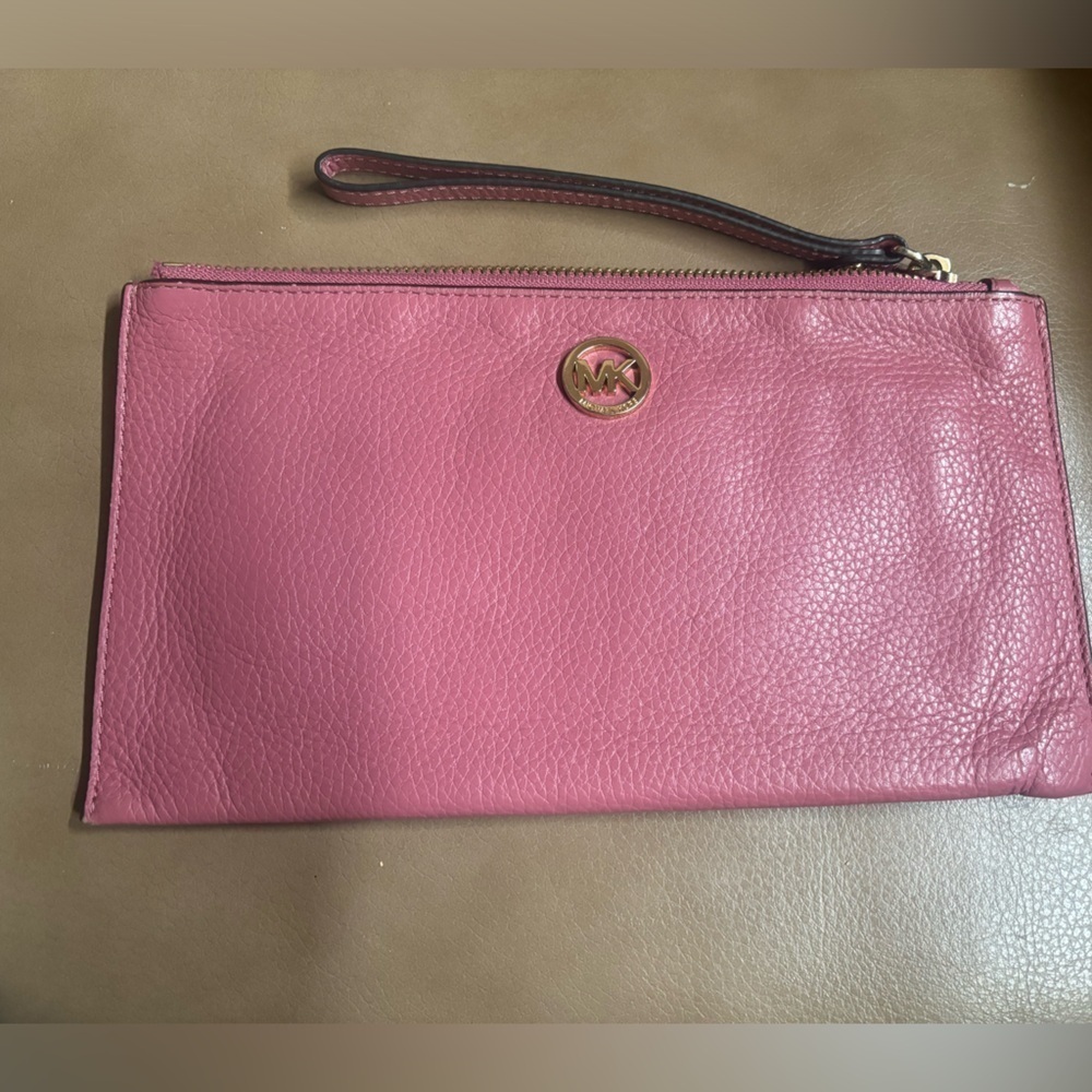 Micheal kors clutch